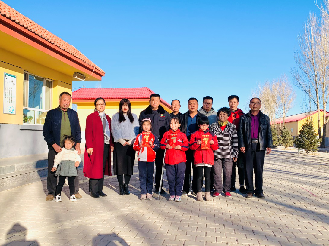 企业进校园,温情暖童心